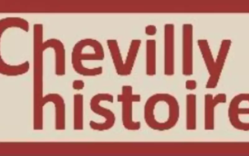 Chevilly Histoire - Visite du musée du théâtre forain à Artenay